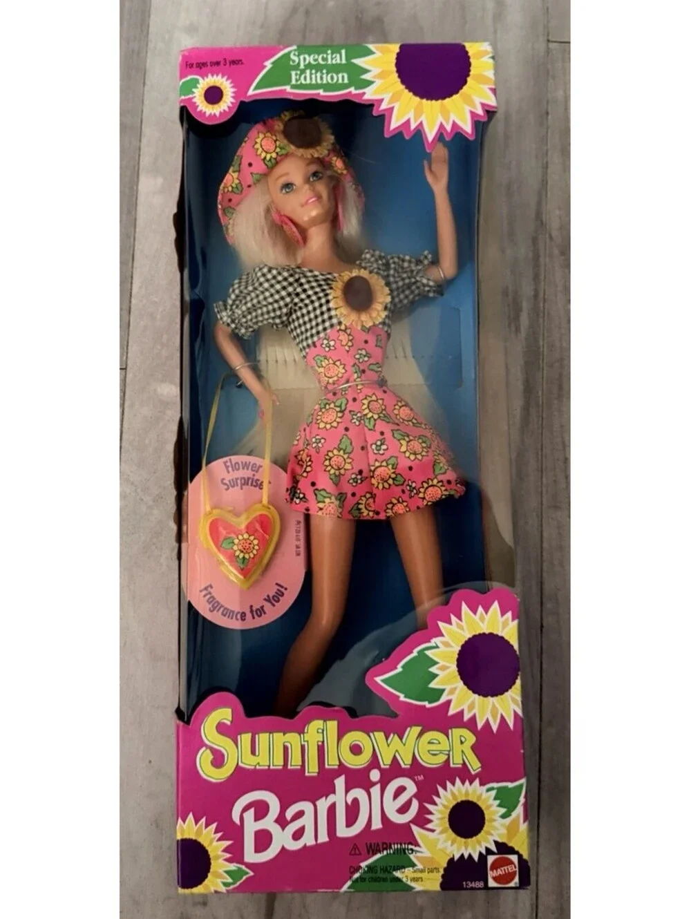 1994 Mattel Sunflower Special Edition Blonde Barbie Doll 13488 New Vintage